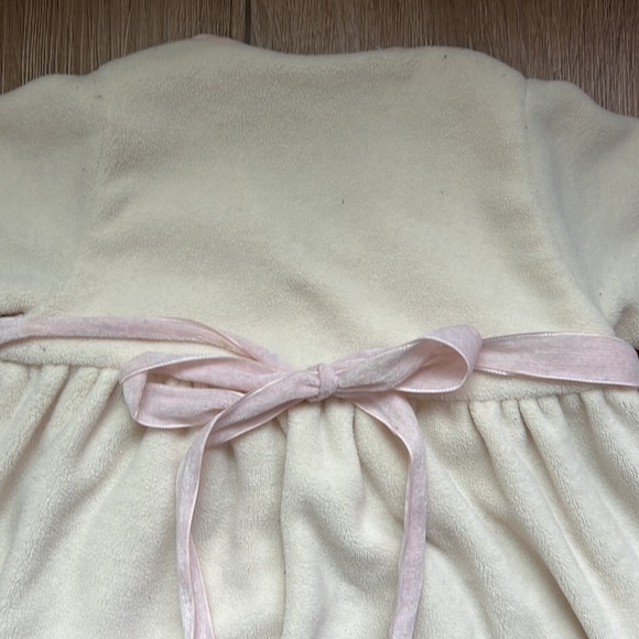 Marie Chantal Toddler Girl Robe in Cream Size 2T - Picture 8 of 16